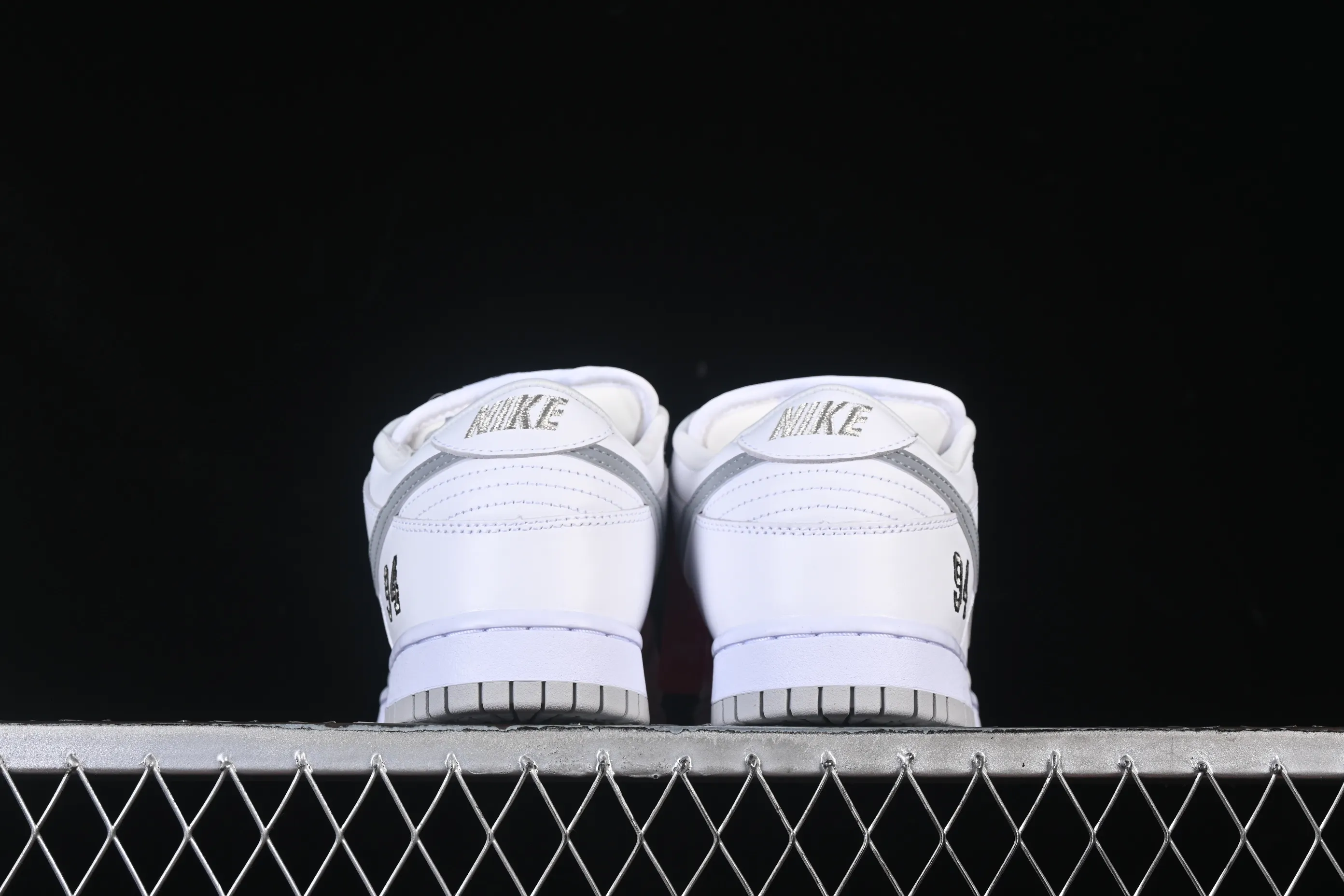 All categories Nk SB Dunk Series Nk SB Dunk Low low-top sneakers C version Supreme x Nike Dunk SB Dunk Low joint brown and yellow low-top casual skateboard shoes HQ8487-100